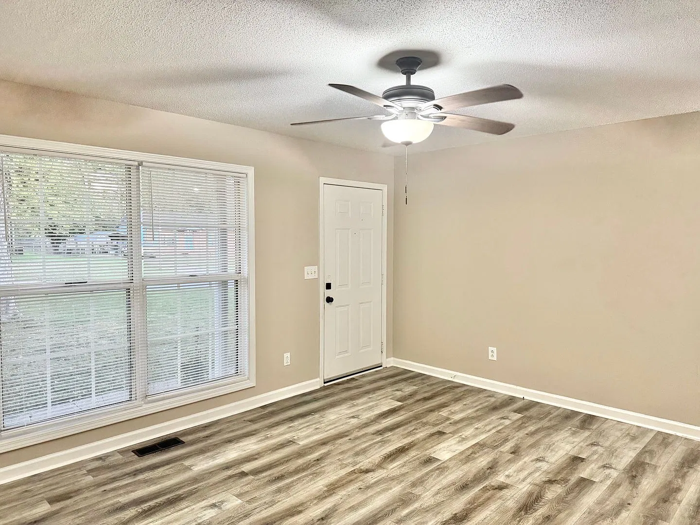 Updated 3-Bedroom Home in Oak Grove Near Fort Campbell! — Photo 2