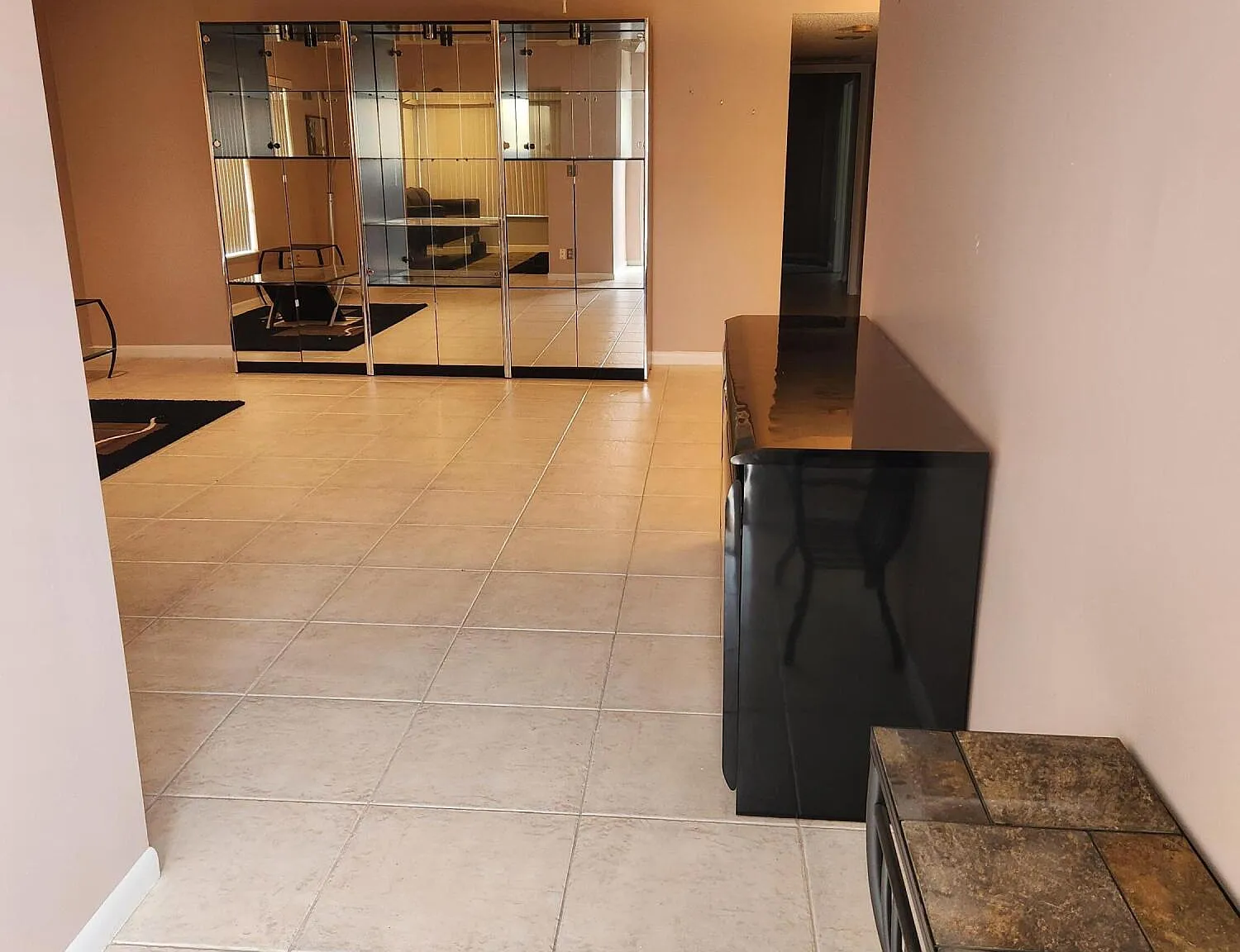 2 bed, 2.0 bath, 1255 sqft, $2,000 — Photo 2