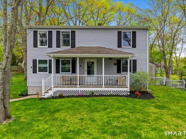 15 Massachusetts Road, Montville, CT 06370