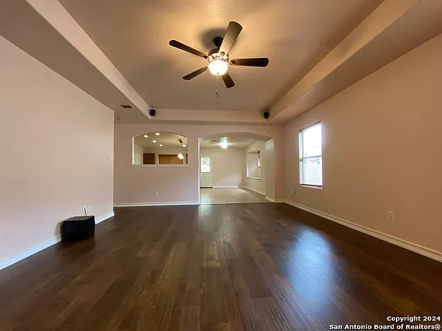 3 bed, 2.0 bath, 1584 sqft, $1,595 — Photo 3
