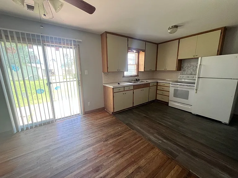 1803 W Dallas St — Photo 4