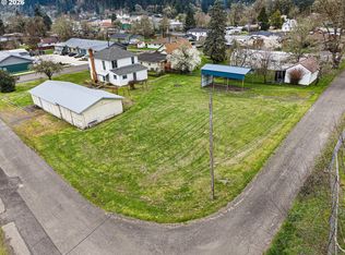 200 Hedrick Creek Ave, Drain, OR 97435