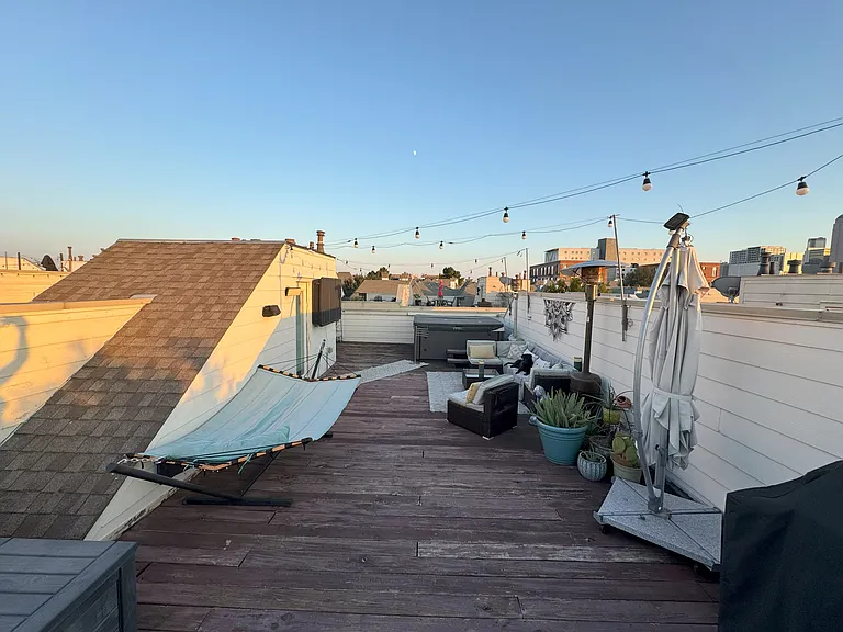2411 N Hall St #6 — Photo 24