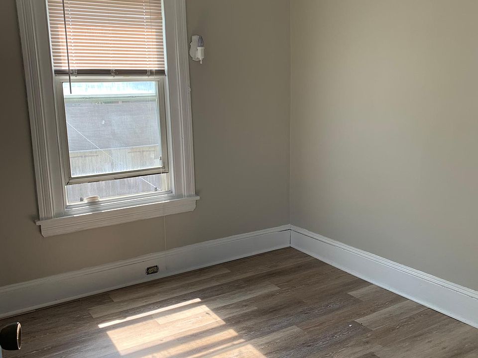 Bedroom 2 or office