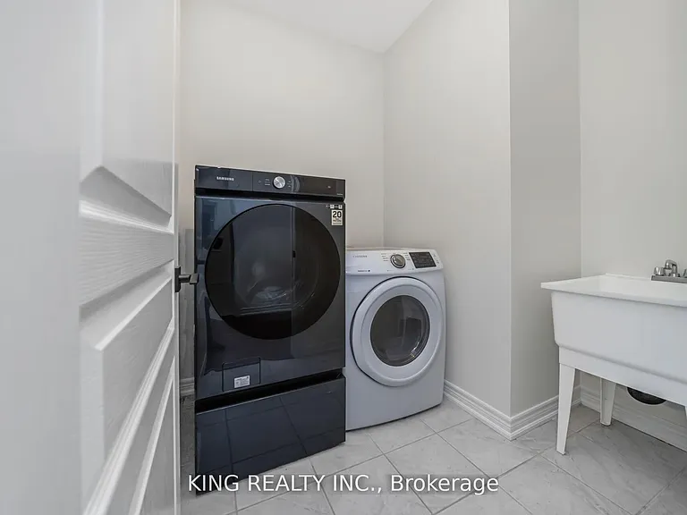 52 Haverstock Cres — Photo 36