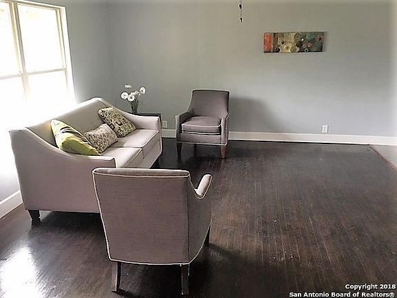 3rd image of 455 Shadywood Ln