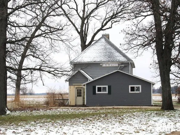 26833 W State Rd, Kewanee, IL 61443