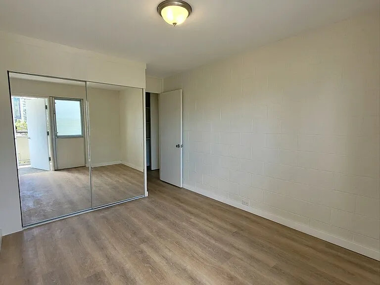509 University Ave #602-1 — Photo 8