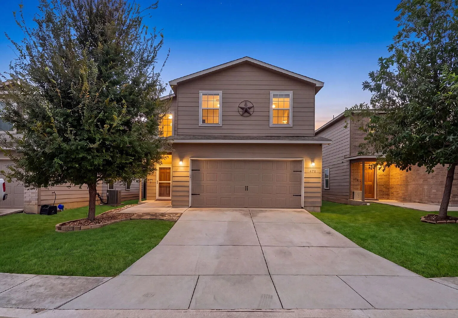 3 bed, 2.5 bath, 1837 sqft, $1,995 — Photo 1