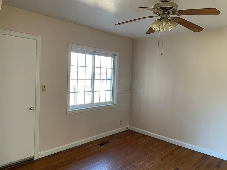 502 E Barnard St — Photo 7