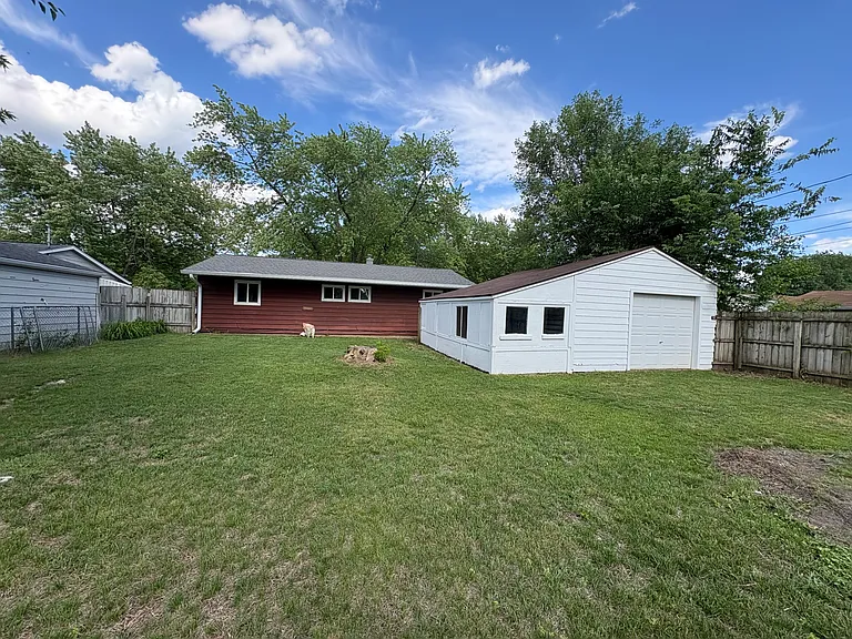 7802 Scott Ln — Photo 2