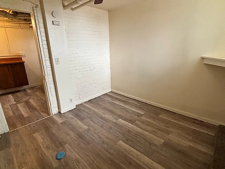 120 W 3rd St #8 — Photo 5