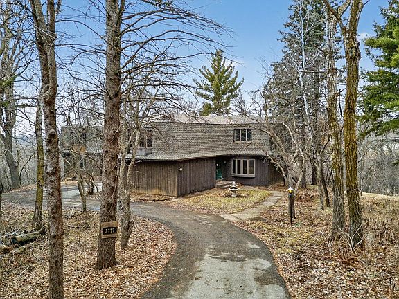 2nd image of 2717 Oslo Ct NE