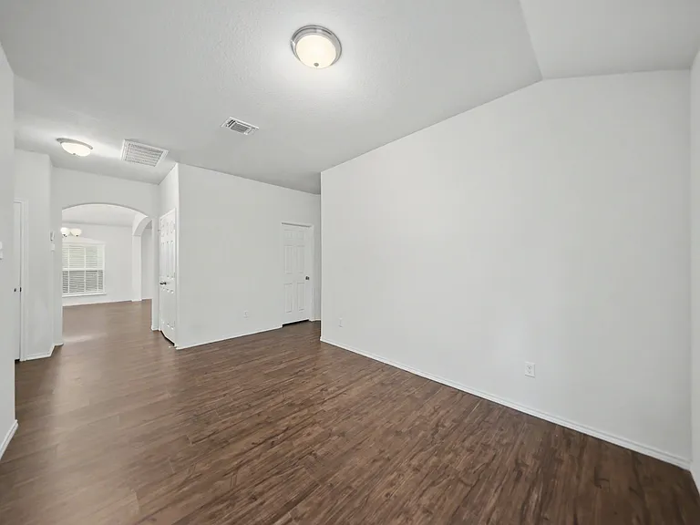 6305 Tess Rd — Photo 15