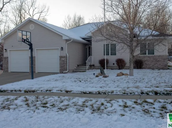 401 Forest View Ave, Sioux City, IA 51103