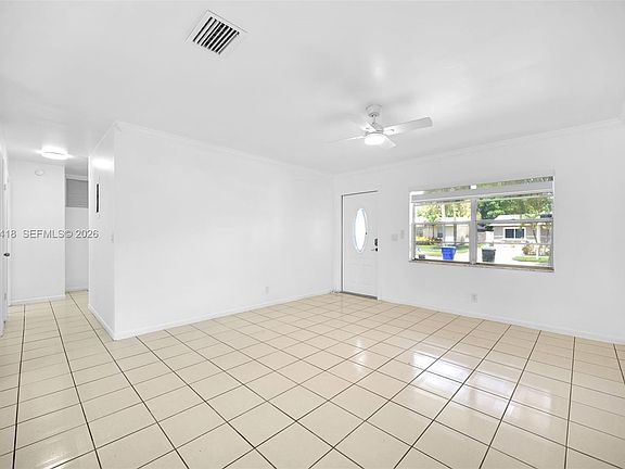 5th image of 304 SW 77th Ave