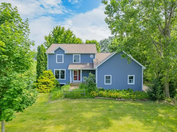 3284 Spencer Rd, Cottage Grove, WI 53527