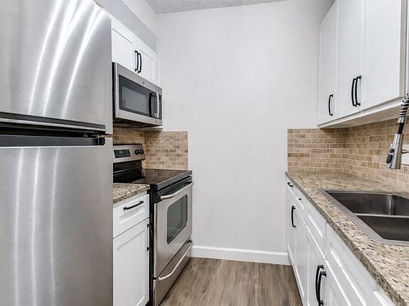 3rd image of 4851 Cedar Springs Rd APT 383