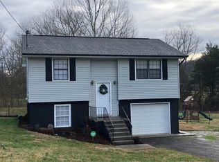 7400 Maverick Ln, Corryton, TN 37721