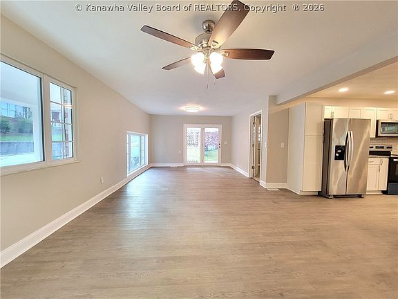 3rd image of 174 Hidden Valley Rd