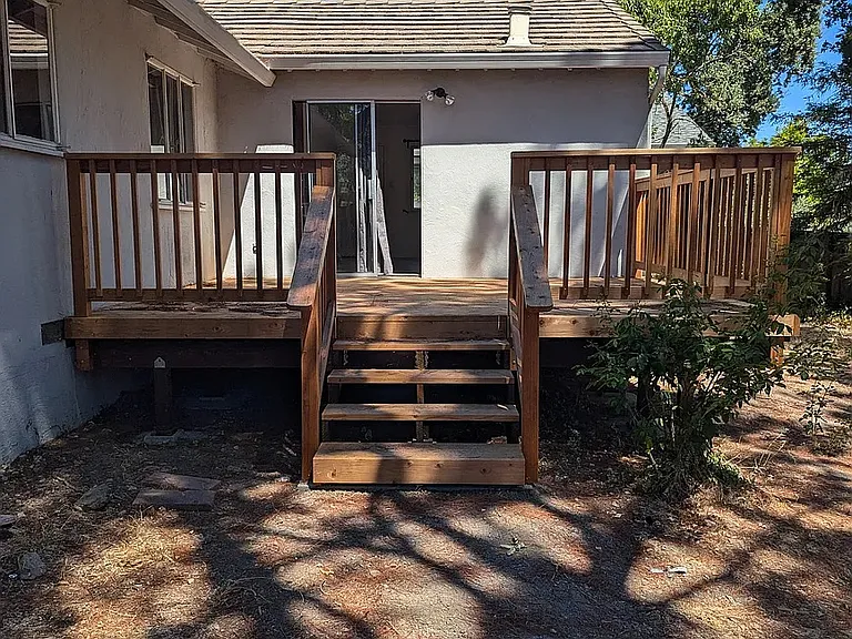 1695 Barnett Cir — Photo 4