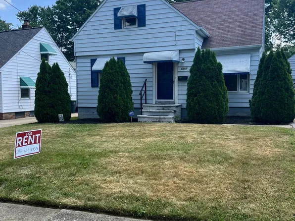 1367 Churchill Rd, Lyndhurst, OH 44124