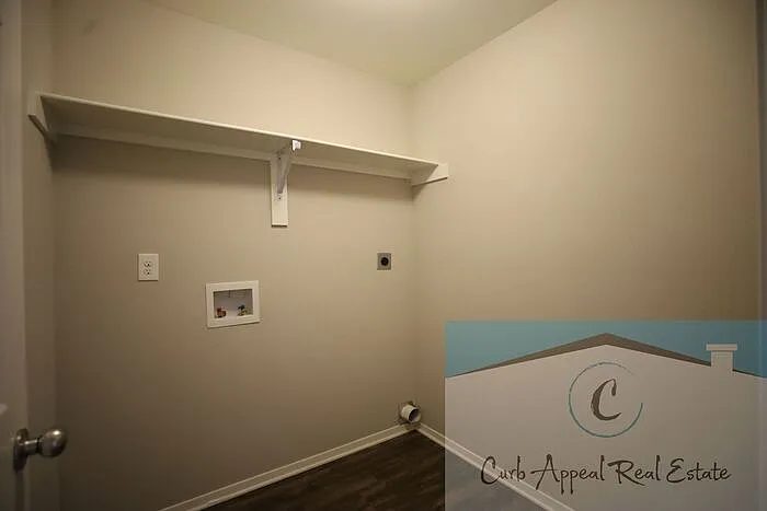 3829 Churchill Dr — Photo 12