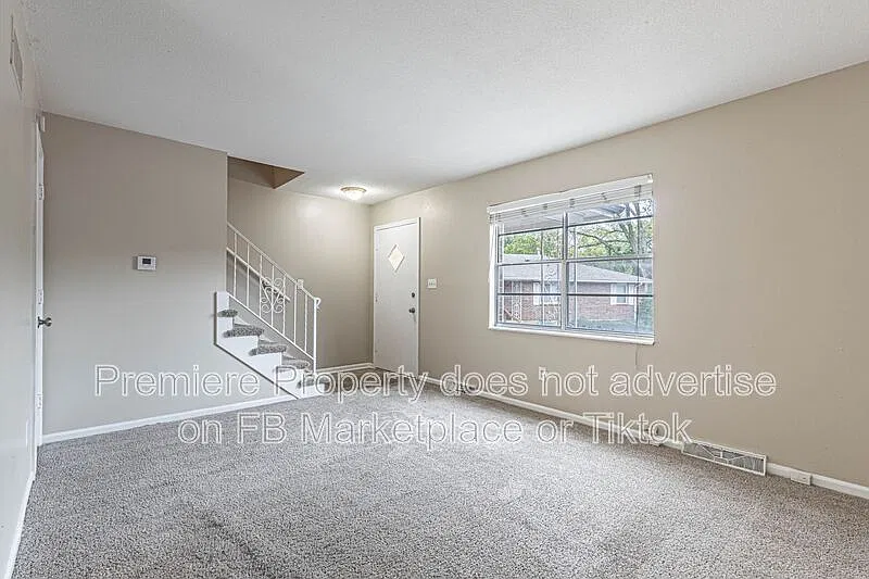 2 bed, 1.5 bath, 935 sqft, $1,295 — Photo 2