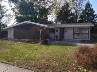 817 N Hickory Rd, South Bend, IN 46615