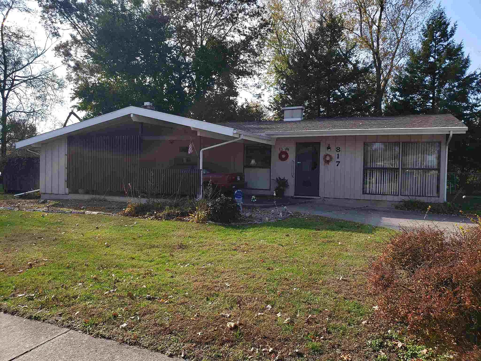 817 N Hickory Rd photo 1