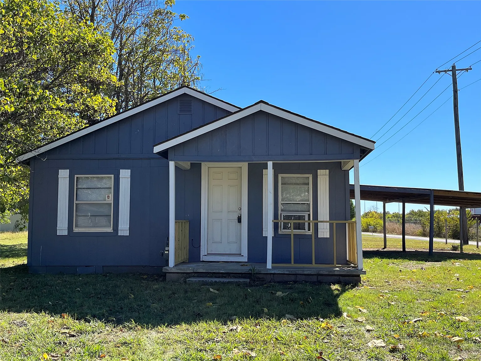 3 bed, 1.0 bath, 1056 sqft, $975 — Photo 1