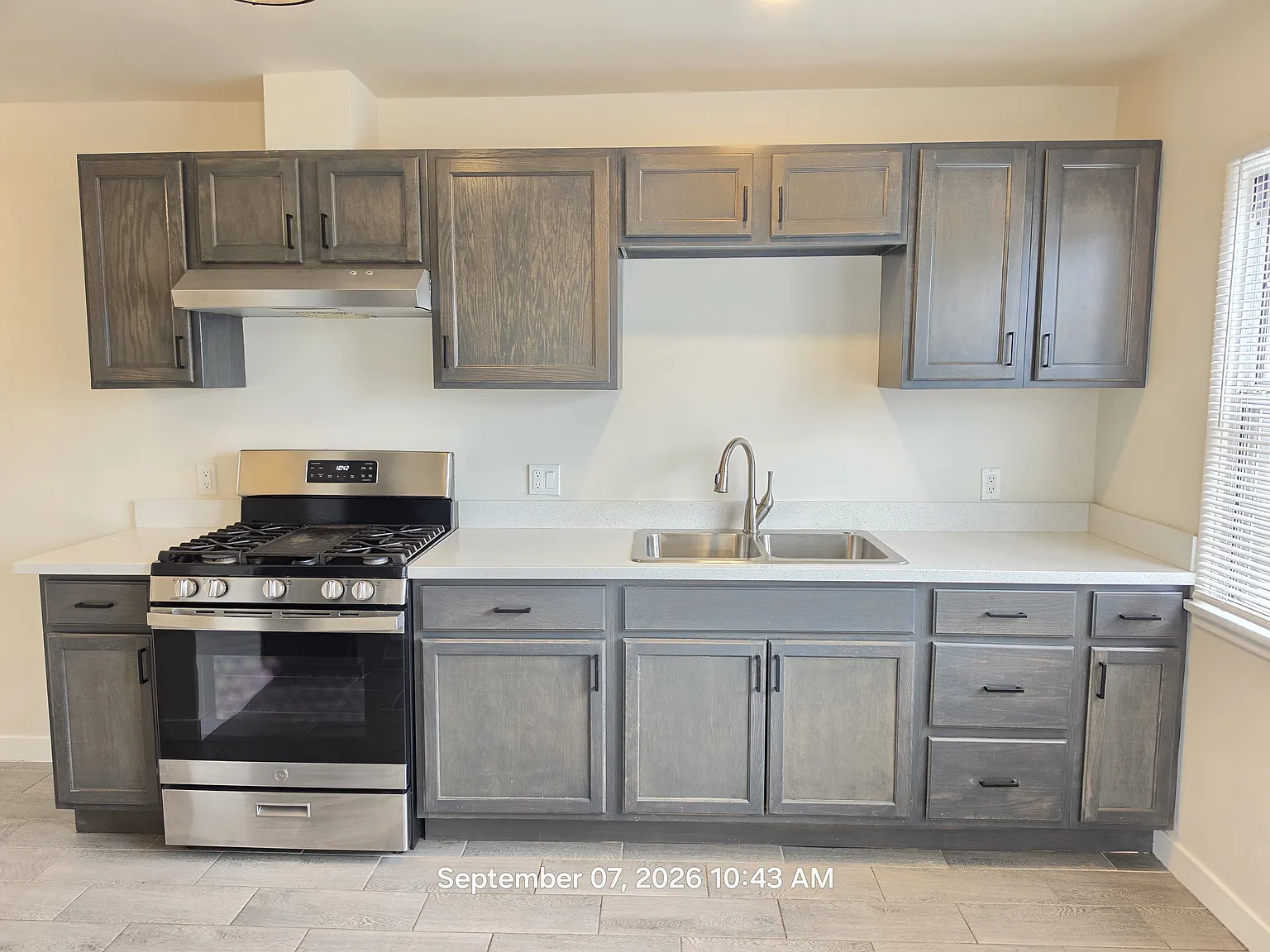 1 bed, 750 sqft, $2,200 — Photo 3