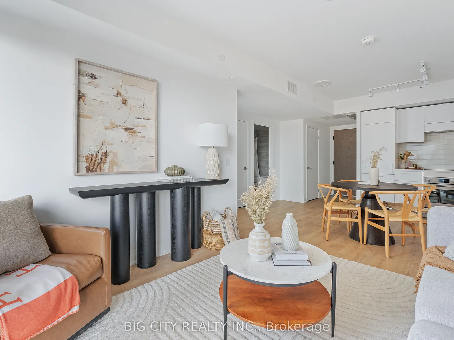 1 bed, $2,300 — Photo 2