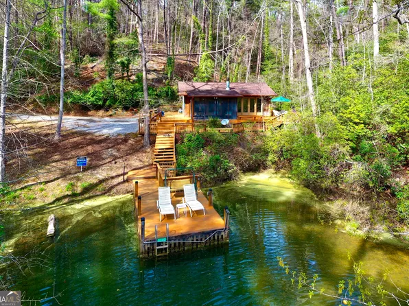 1102 Yonah Lake Rd, Toccoa, GA 30577