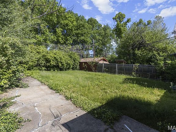 3rd image of 1467 Engelholm Ave