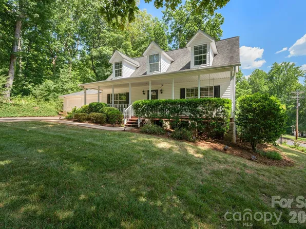 843 W J St, Newton, NC 28658
