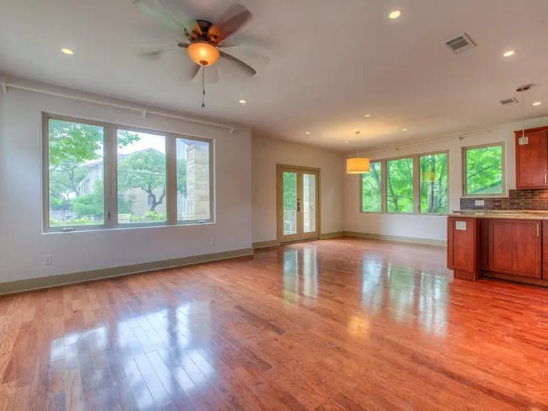605 Peacock Ln #C — Photo 12