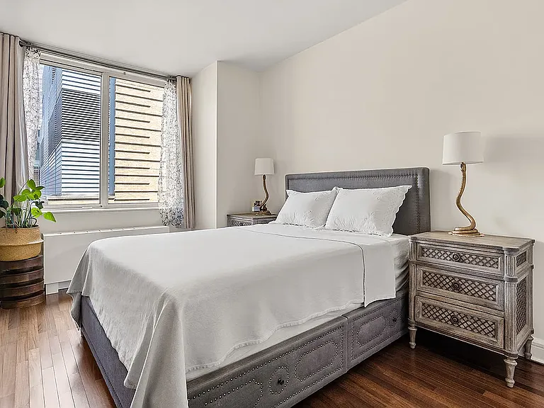 120 Riverside Blvd #8G — Photo 4