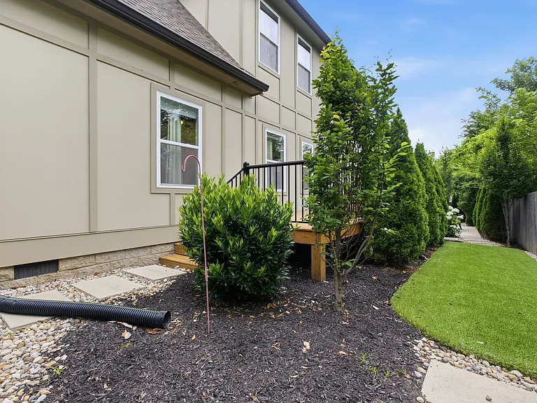 4010 Burrus St — Photo 42