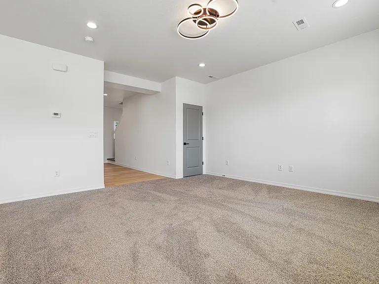 3727 Lander Ln — Photo 4