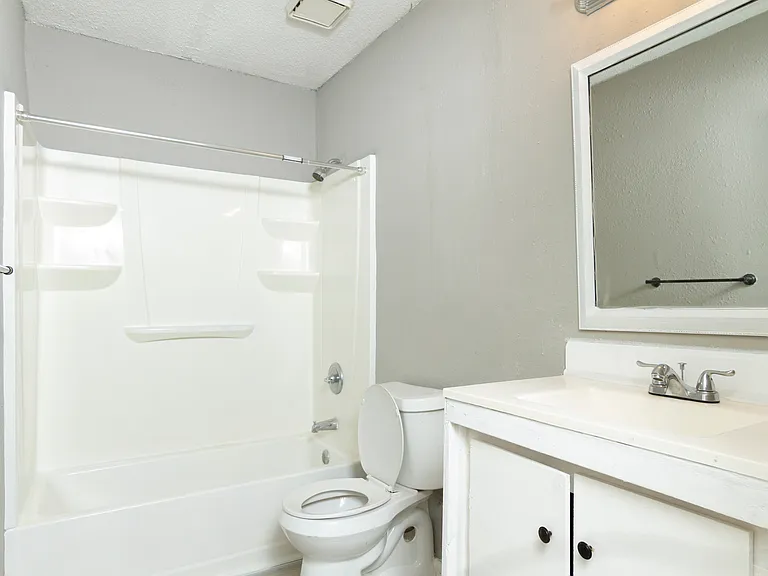 1834 John Calvin Ave #11 — Photo 5