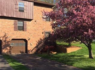 630 Sunset Cir, Cranberry Township, PA