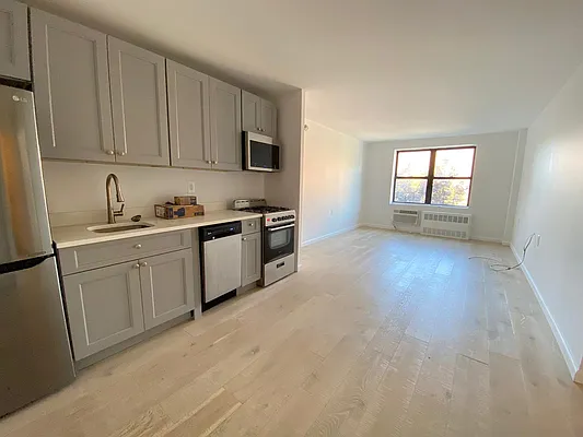 Rented by Lang Realty LLC | media 2