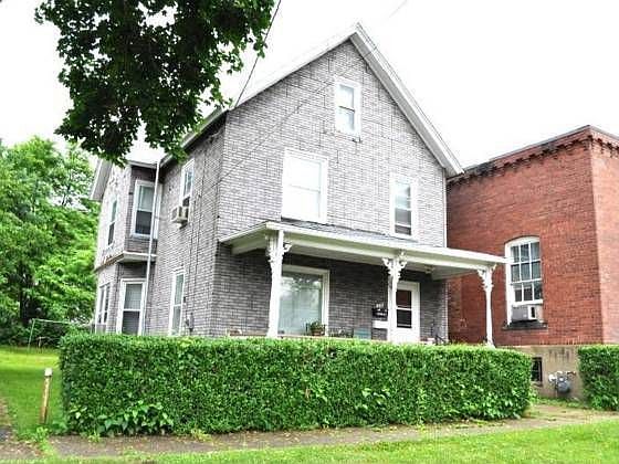 2nd image of 902 4th Ave