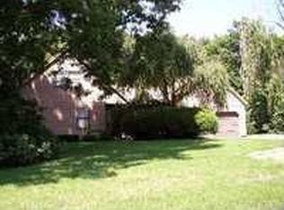 9 Heidie Ct, Saint James, NY 11780