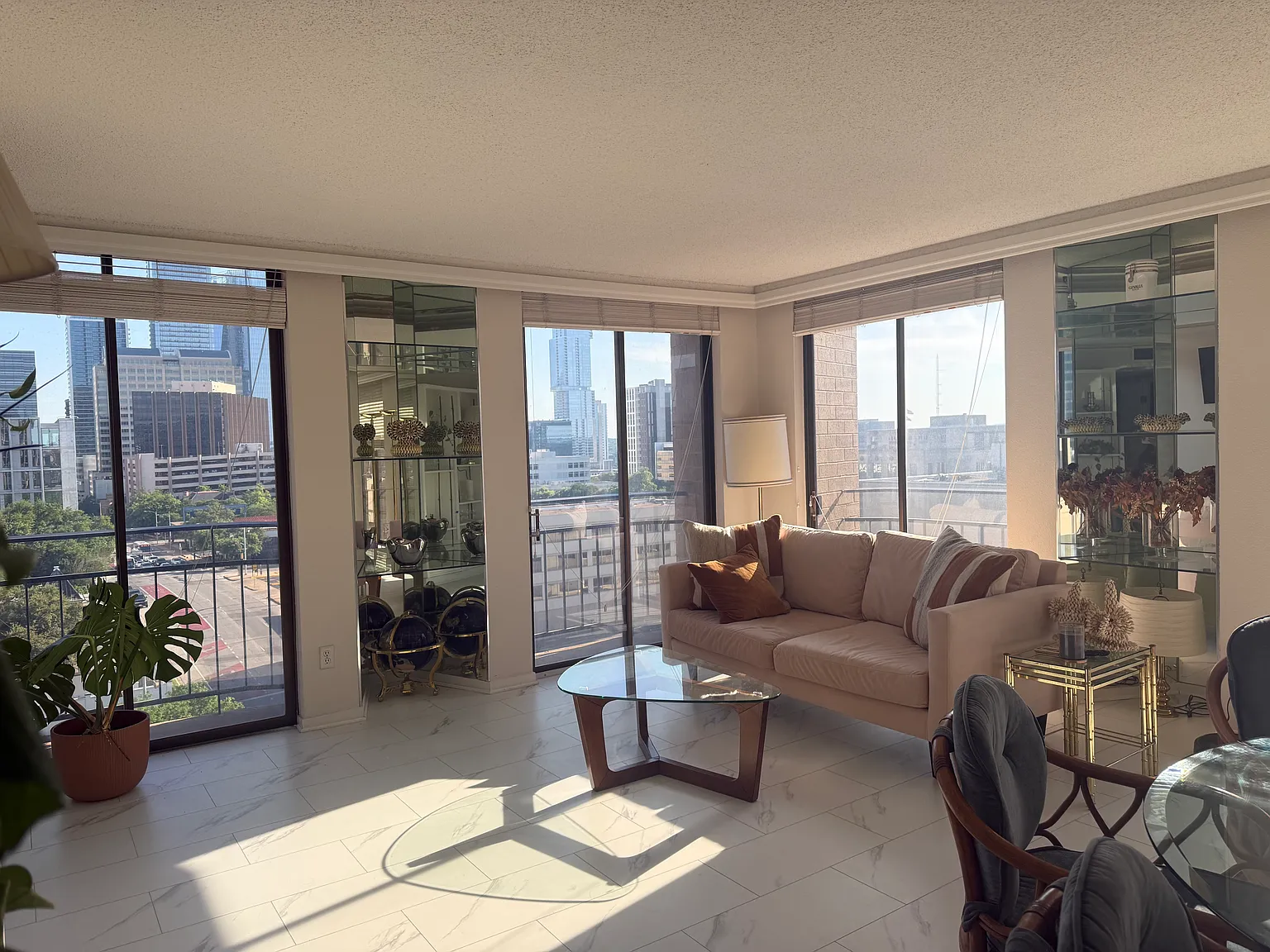 1122 Colorado St — Photo 3