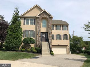 6909 Epiphany Pl, Philadelphia, PA 19128