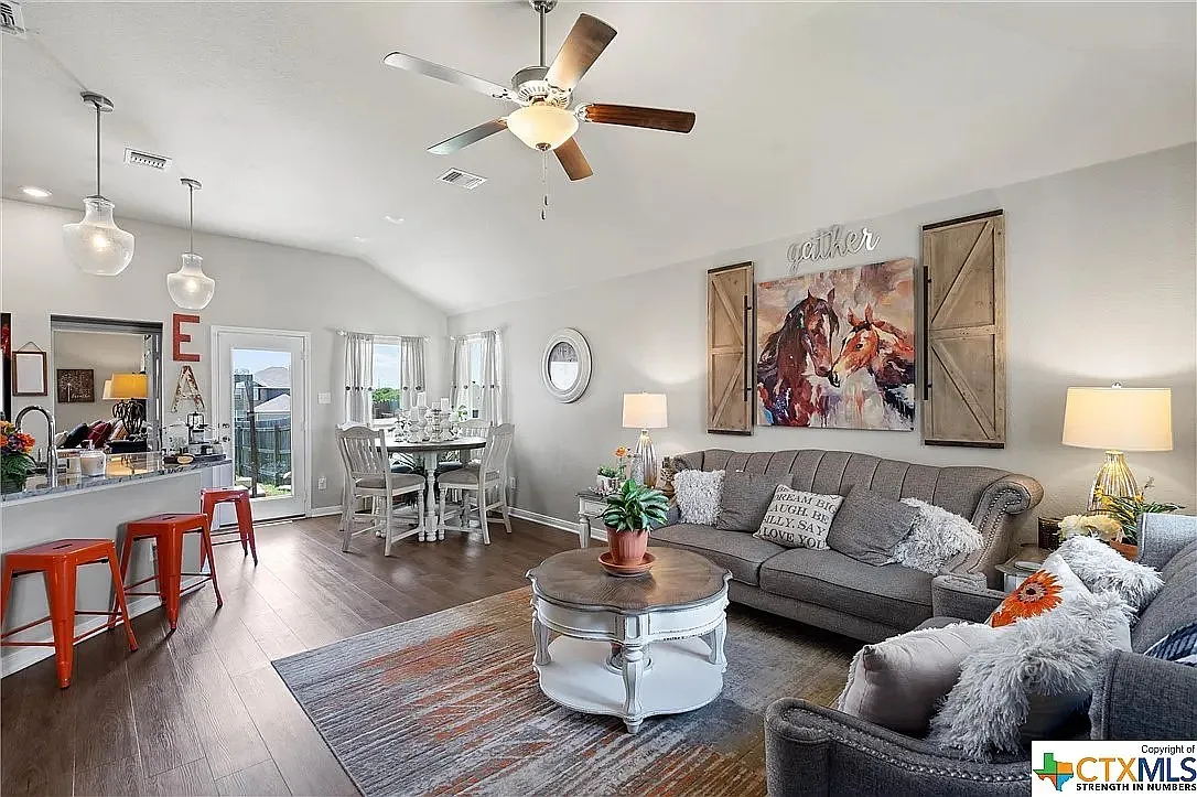 3 bed, 1265 sqft, $1,595 — Photo 3