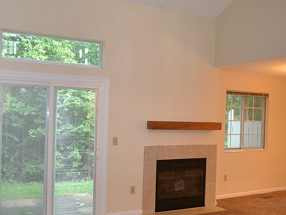 4th image of 1212 Bay Harbour Cir