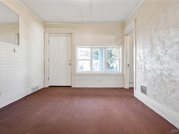 4th image of 129 Roma Ave